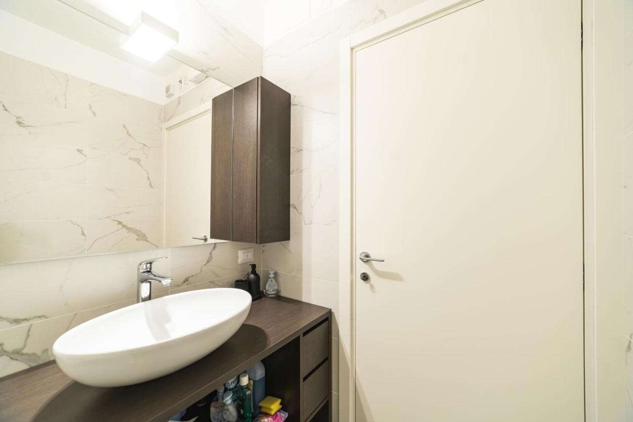 Moderno Bilocale 64Mq Con Parcheggio E Palestra Apartment มิลาน ภายนอก รูปภาพ